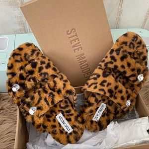 Steve Madden Sz 8 Leopard Slippers